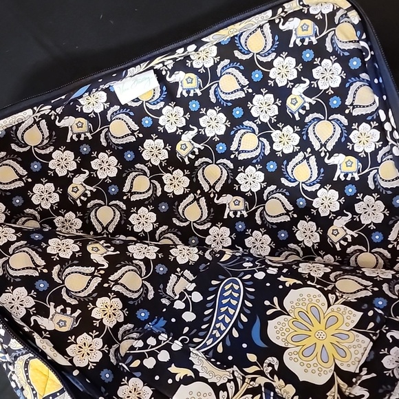 Vera Bradley Elephant Blue and Yellow Laptop Case - Picture 4 of 7